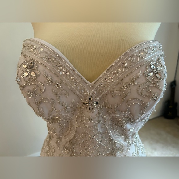 Brand new with tags Alfred Angelo Disney Collection Ariel. Style #249. - Picture 4 of 8